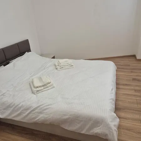 Avrig Dinu Lägenhet *