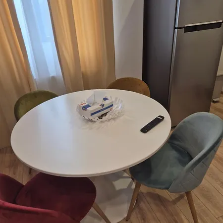 Lägenhet Avrig Dinu Bukarest